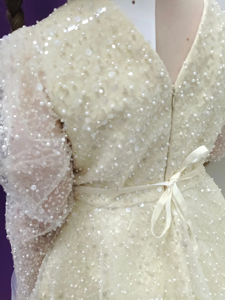 Платье шикарное, мне очень понравилось! Отказались в пользу другой модели которую выбрала дочь. Размер соответствует заявленному.