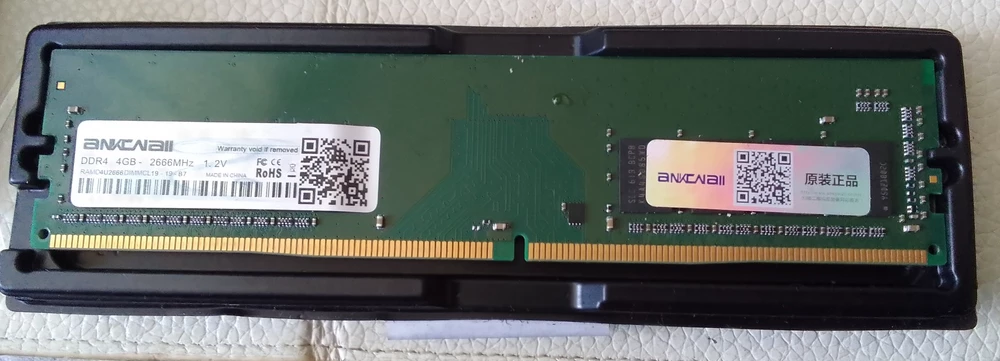 Заказ был на модуль оперативной памяти DDR2 DIMM 4 Гб, а прислали DDR4 4GB. Спрашивается, для чего обманываете народ??? Я понимаю, что DDR2 уже устаревшие и возможно отсутствуют на складе, но так нагло обманывать - это низость и не достойно называться человеком ...