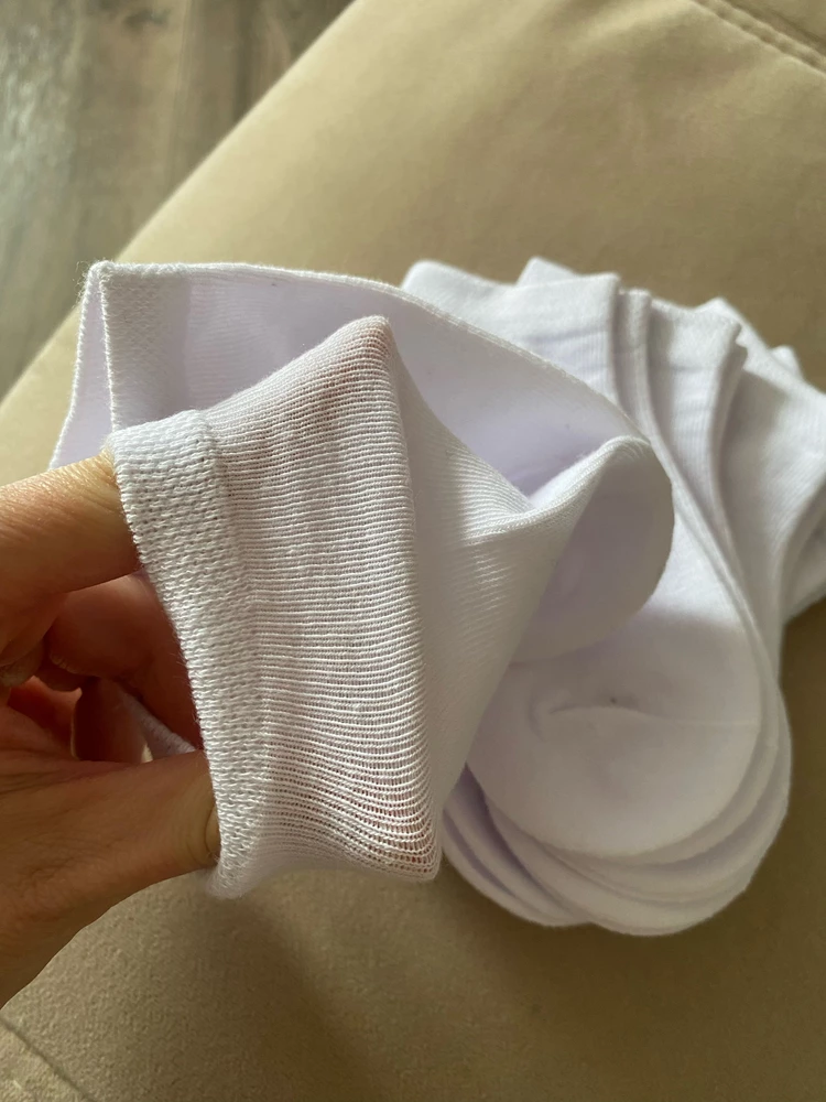 Пришли быстро, все чисто упаковано. Но по качеству не внушают доверия, будто хватит на одну стирку. Посмотрим как будет)