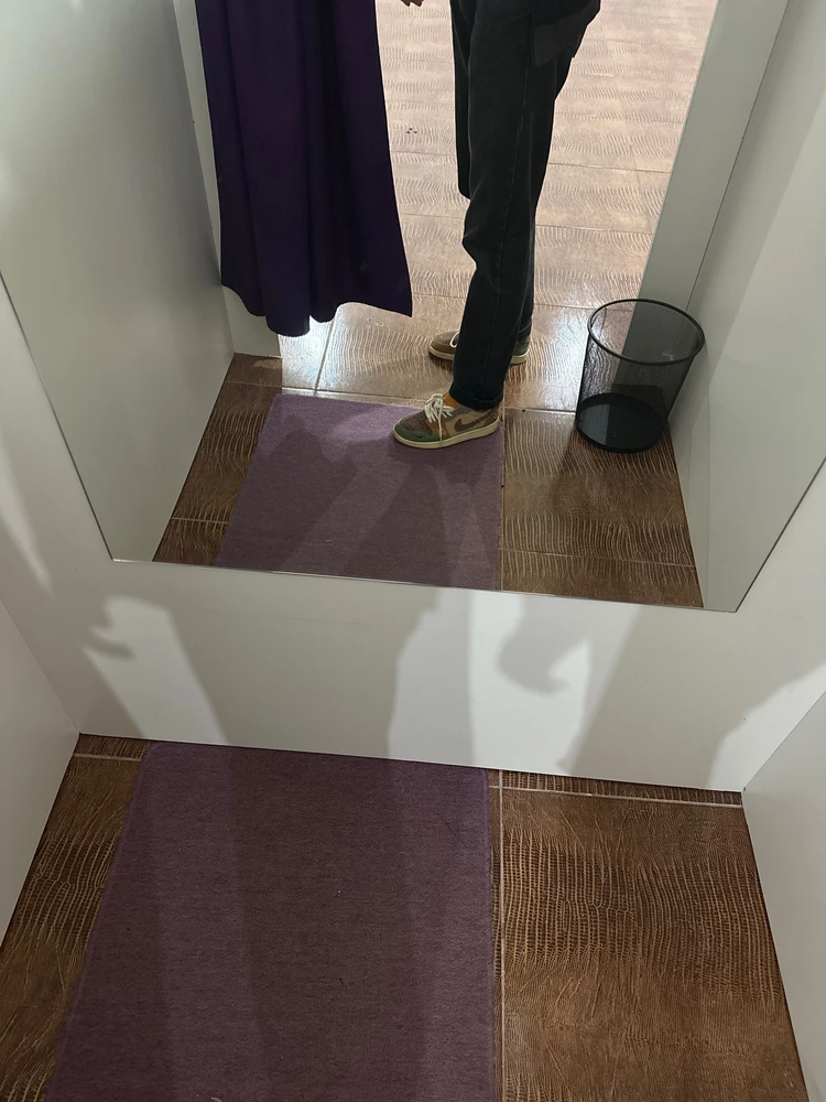 Качество топ , в подарок поставили носки , спасибо большое, плюс имеются дополнительные шнурки , что очень кстати )) магазину процветания 🔥🔥 ваш постоянный клиент ❤️🤙🏻