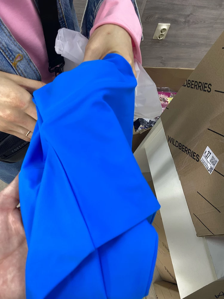 Цвет товара на фото не соответствует реальности. К качеству претензий нет. Сшит отлично