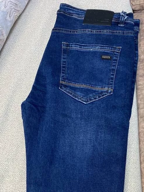 отличные джинсы. замечательно сели, размер соответствует заказанному.