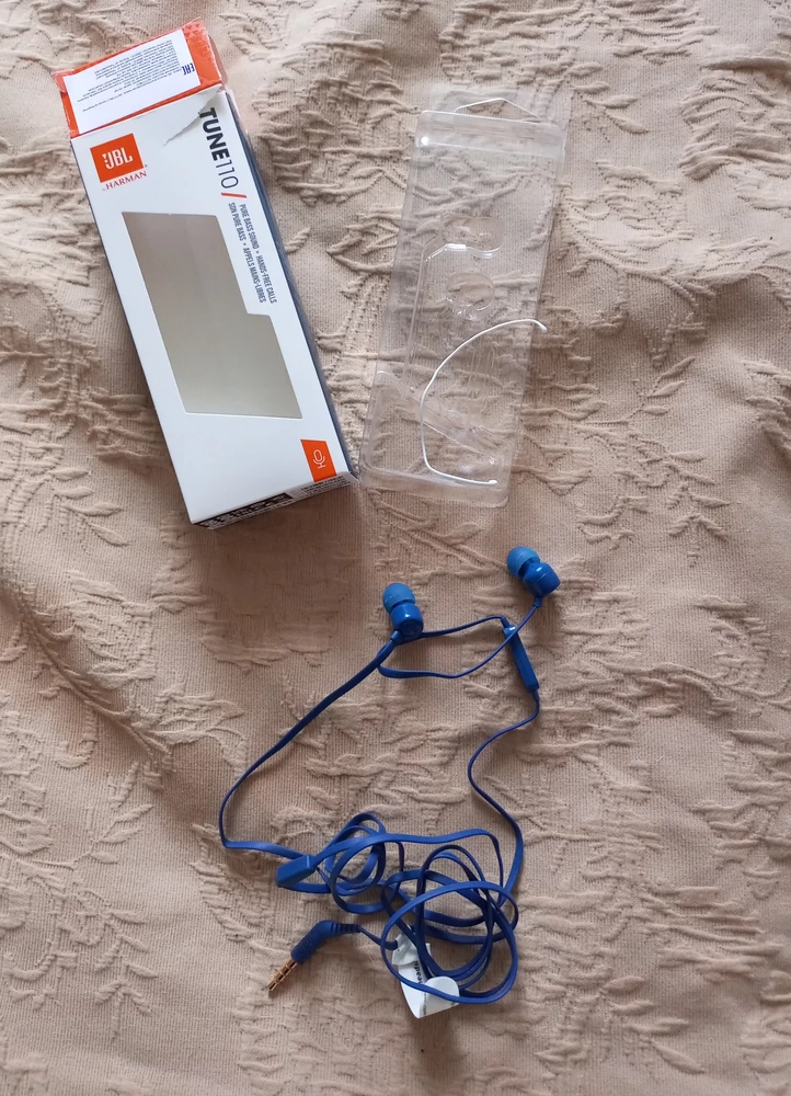 Упакованно на совесть, что меня очень обрадовало!!! Целые!!! Оригинал!!! Буду всем рекомендовать друзьям!!! 👍👍👍☝☝☝Звучание 🔥 👍👍👍👍☝☝☝.  Сейчас подкоплю и возьму надеюсь будет скидочка на колонку Flip5 мечтаю о ней!!!