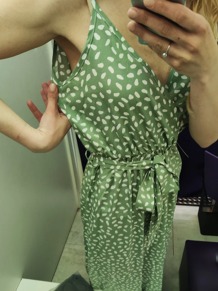 Симпотичное, но на большую грудь, свободно в подмышках, выбрала другую модель