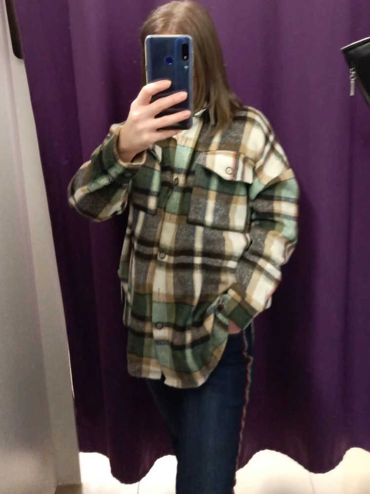 Рубашка огонь 🔥 Качество отличное. Мягкая и приятная к телу. Села свободно, цвет яркий, модный, красивый. К покупке рекомендую 👌.