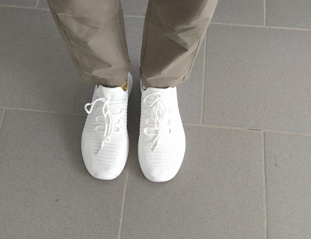 Кроссы за такую и цену и качество хорошие.На лето думаю хватит.Размер совпадает с размерной сеткой.Асе чётко.Сыну понравились)