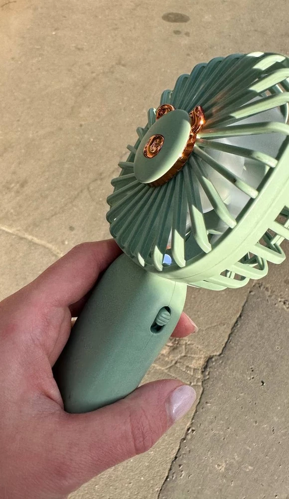 подсветка горит всегда? или работает на одной скорости
Переключатель дальше не щелкает, боюсь сломать
на фото круглые, пришел квадратный