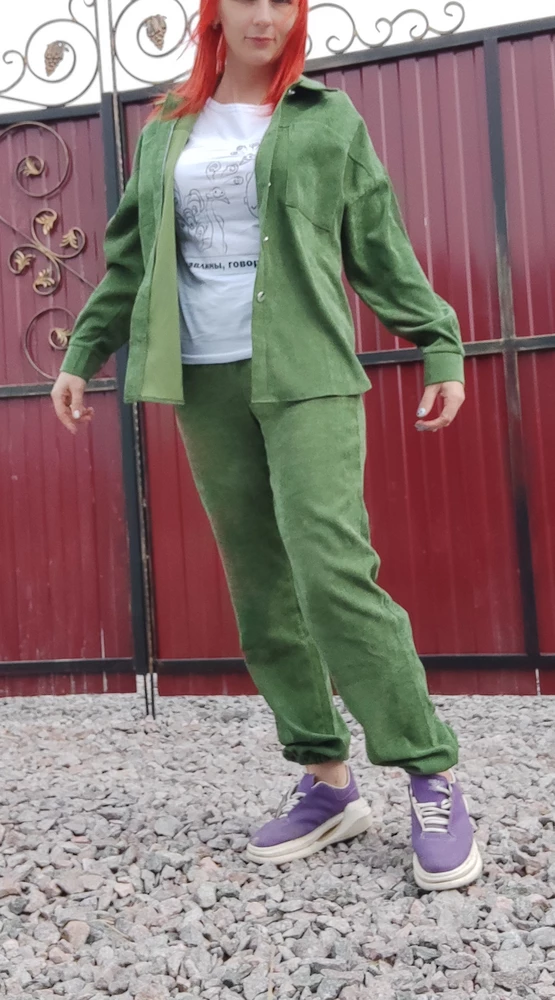 На ОБ 96 заказала размер 44. Сел без запаса, хорошо. Но мне не нравятся высокие штаны, до пупа. И тугие резинки на манжетах. А так норм.