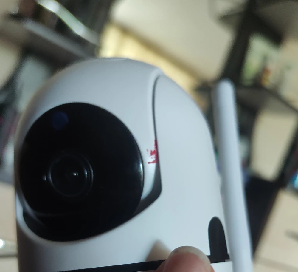 Приехал как б. У товар не понятно в какой краске с царапинами, Линза покоценая