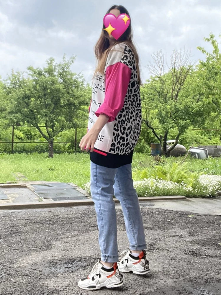 Очень красивый!🤩 Тёпленький ☺️ На ОГ94, ОТ74, ОБ100, рост 168 размер 44-46 сел как оверсайз. Я довольна!💖