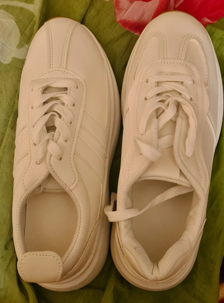 Здравствуйте,кеды пришли разные.
Как оформить возврат?
Сколько времени есть,что бы вернуть товар?