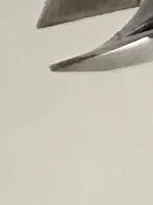 Заказывать до этого 1 кусачки . Нареканий не было. Хорошо заточены и с подарком. Решила заказать еще 3 комплекта. И вот огорчение . У 1 сбиты носы- это не исправить, 2 - лезвие одно сточили так что залом перекошенности. Исправить это будет дороже чем они все вместе взятые(((