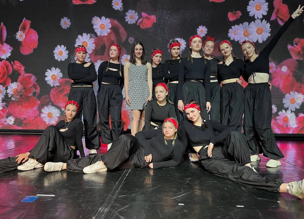 Штаны отличные, заказывали для целой танц.команды на выступление,очень довольны,все пришло целое,спасибо