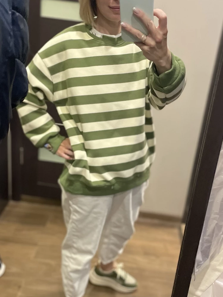 Качество шикарное, швы ровные. Цвет как на фото