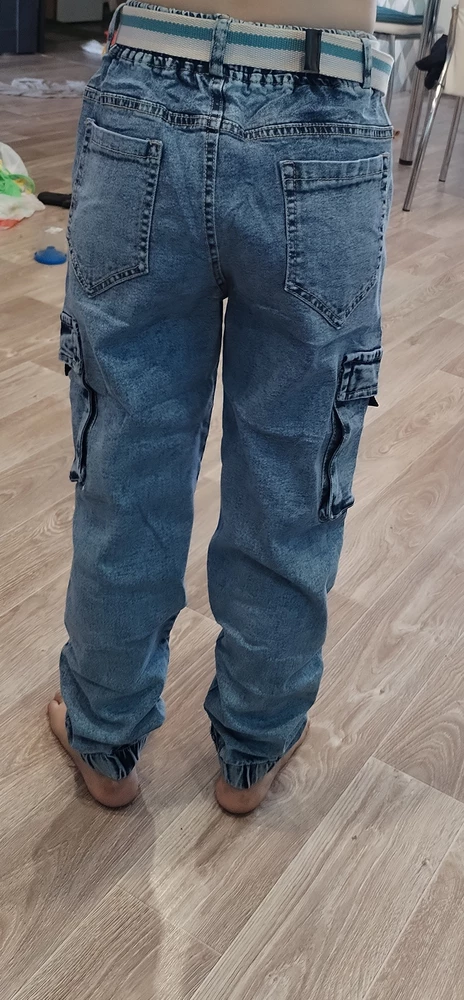 Хорошие джинсы но большемерят размера на 2.