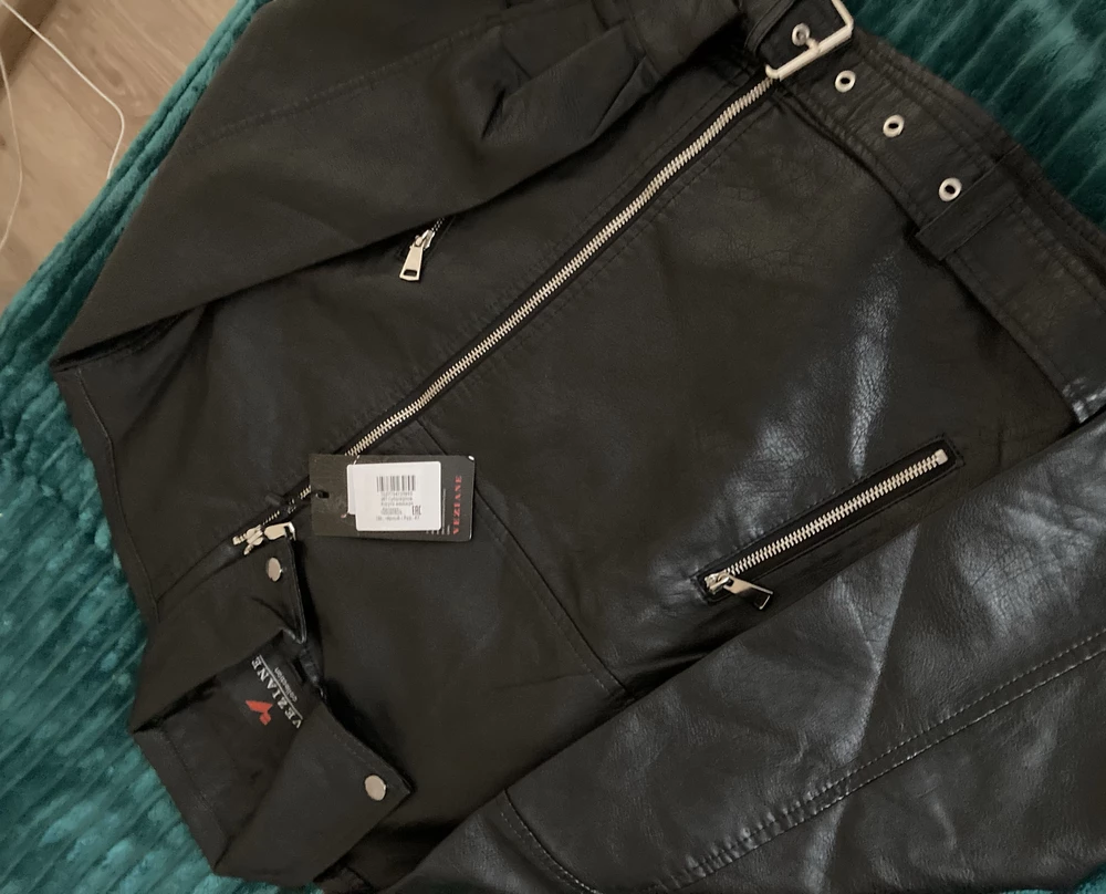 Куртка хорошая, пришла быстро, по размеру подошла, спасибо!