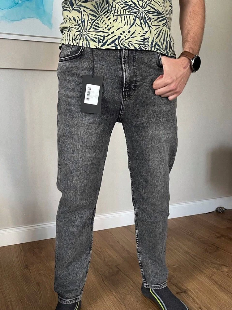Офигенные джинсы из Турции! Качество просто супер, а материал приятный и легкий - идеально для лета. Заказали мужу размер 34 на его рост 182 подошли как влитые. Советую всем, кто ищет стильные джинсы. Они реально крутые!