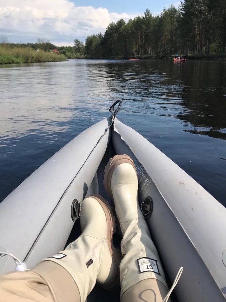 Сапоги красивые, но не практичные. Через молнию попадает вода. Больше подходят для города, чем для путешествий.