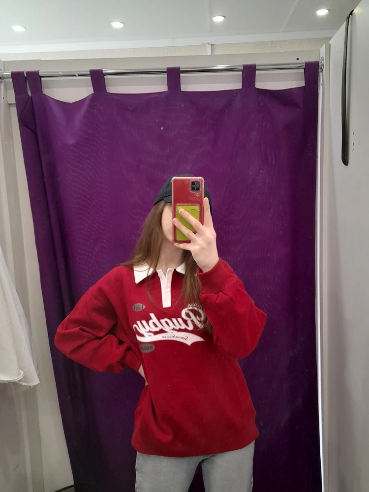 Все супер. Нет подкоатки теплой, на лето, весну вообще идеальное. Единственное думала, что цвет будет таким же ярким и насыщенным - малиновым. Но больше он красный и темноват. Однако мне нравятся и готова закрыть глаза на это