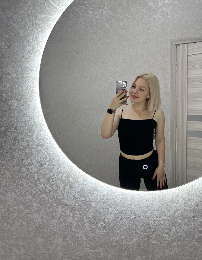 Заказала базовый топ, оказался просто бомбезный! Очень приятная мягкая ткань и самое главное, есть чашки. Качество отличное, всем советую приобрести. Спасибо продавцу за быструю доставку и качественный товар!