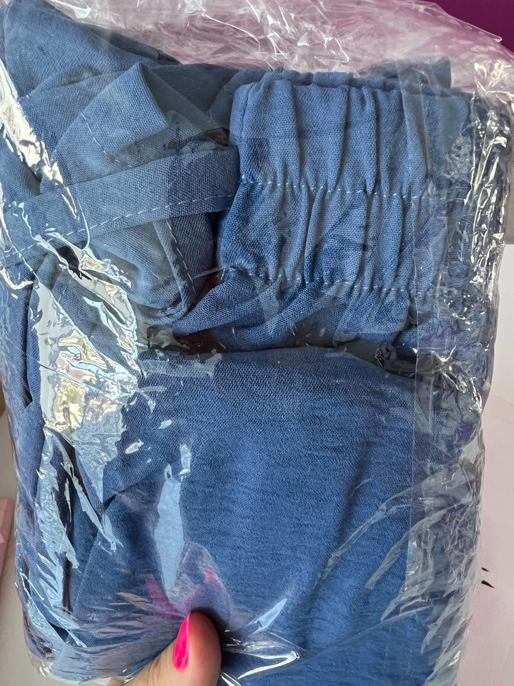 Цвет темнее чем на фото. По моим ощущениям сильно. Поэтому сняла звезду. А так штанишки супер. Это уже вторые такие беру.