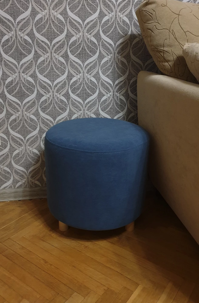 Отличный пуф! Идеальные швы, устойчивые ножки, красивая ткань. Рекомендую!