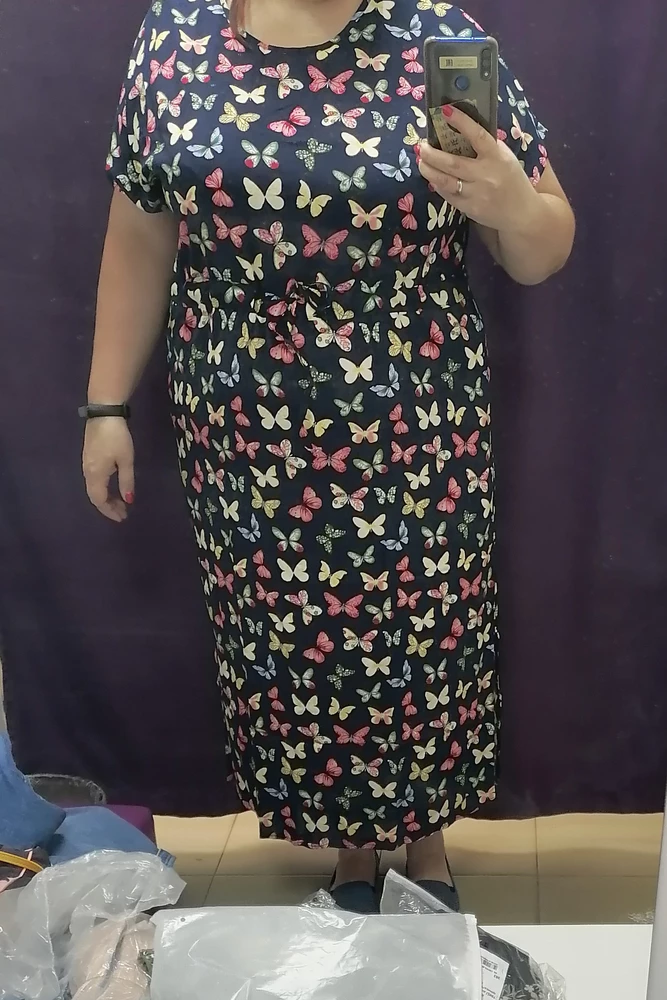 Очень понравилось платье, легкое, ткань приятная к телу. Рекомендую. Идет в размер.