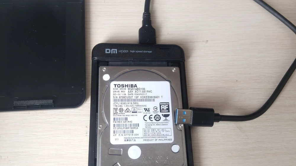 Корпус брал для HDD.Всё отлично, всё работает и в подарок салфетки для протирки экрана смартфона.Спасибо.