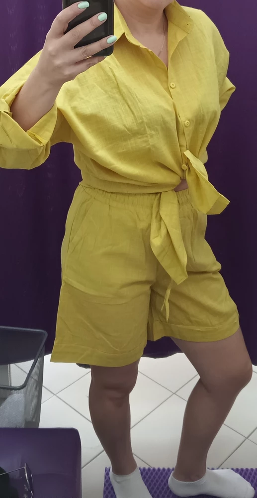 Костюм неплохой,но очень просвечивает, а мне это не нравится. И цвет мне не подошёл. А в общем качество пошива хорошее, лёгкий материал,но не моё.