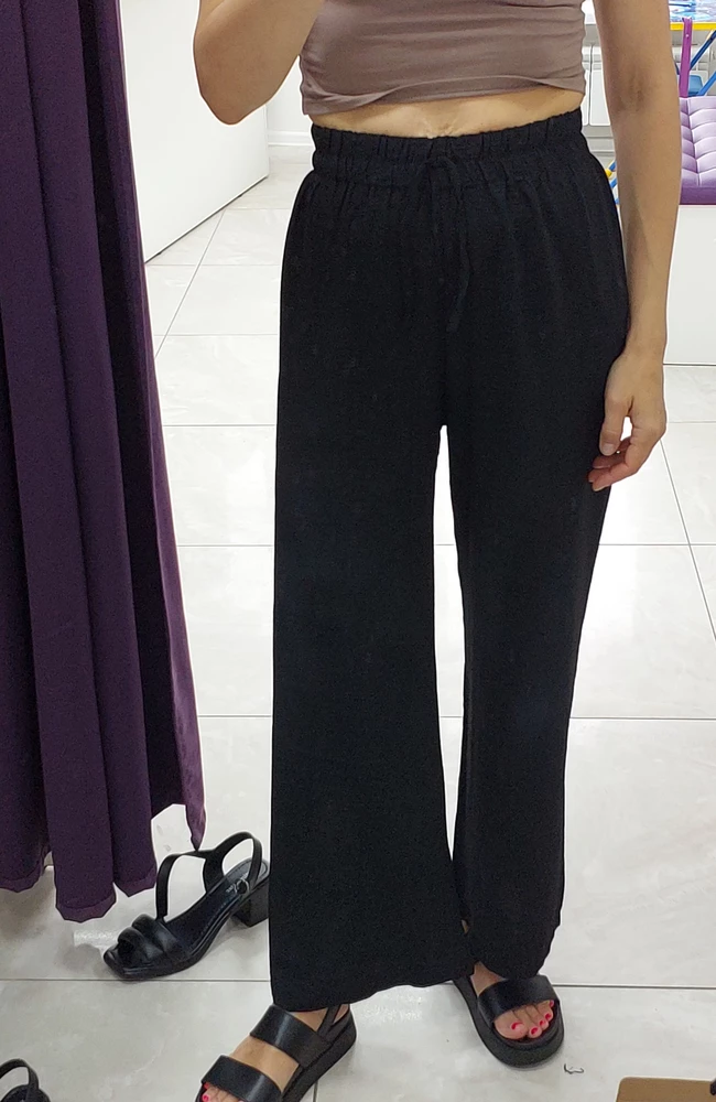 Классные брючки! За такую цену подарок! Но на рост до 162см максимум: мне на 166 см коротковаты, взяла дочке.