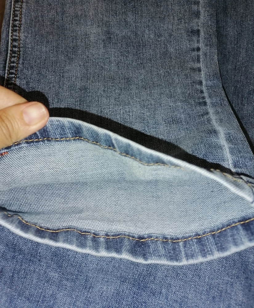 Хорошие джинсы, соответствуют размеру, лёгкие как раз на лето!