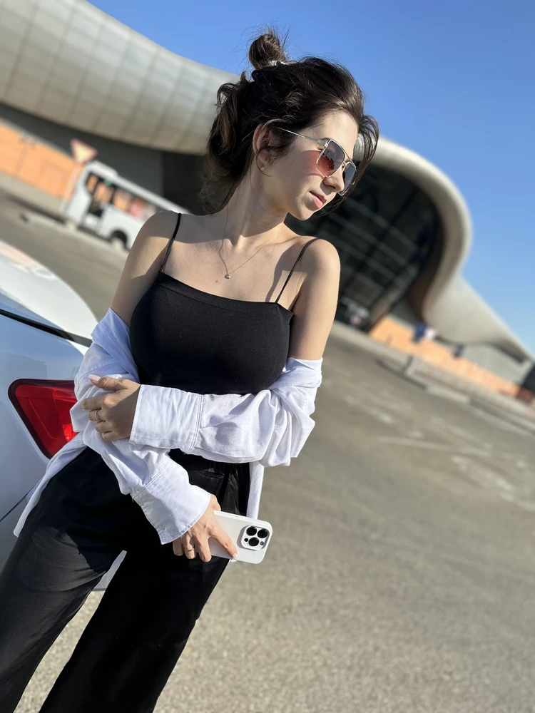 Классный базовый топик! Давно искала именно с чашечками ( они вшиты в доп. подкладку).