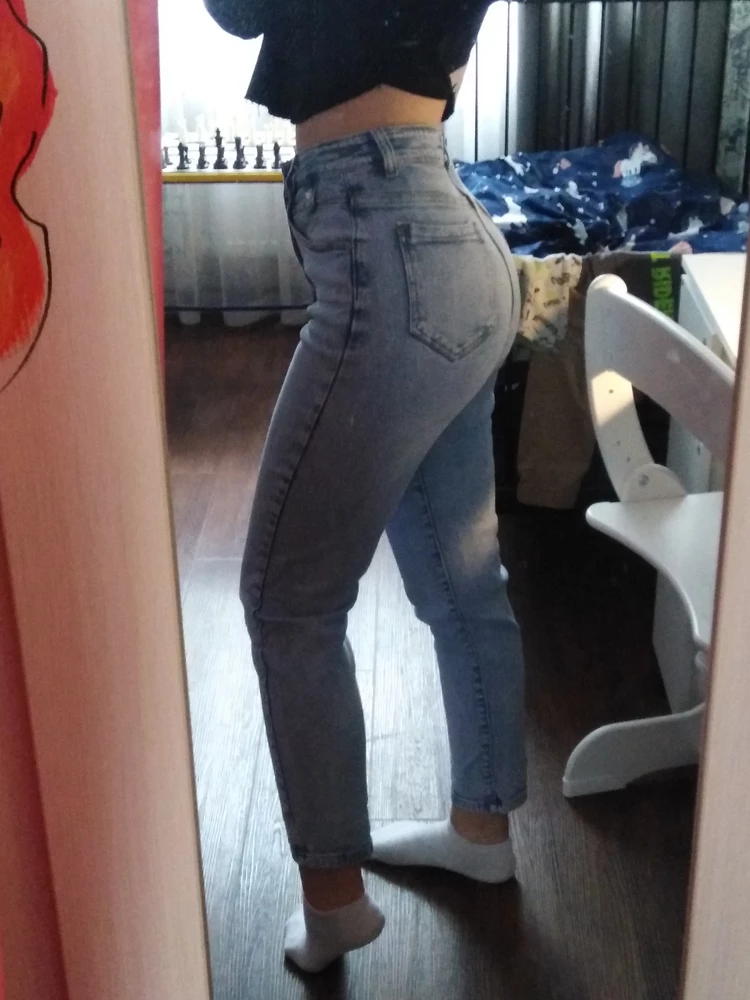 Джинсы хорошие, качественные, но пришла совсем другая модель джинс нежели которую я заказывала ... Конечно, джинсы которые мне пришли тоже мне понравились, но все же, неприятно ...