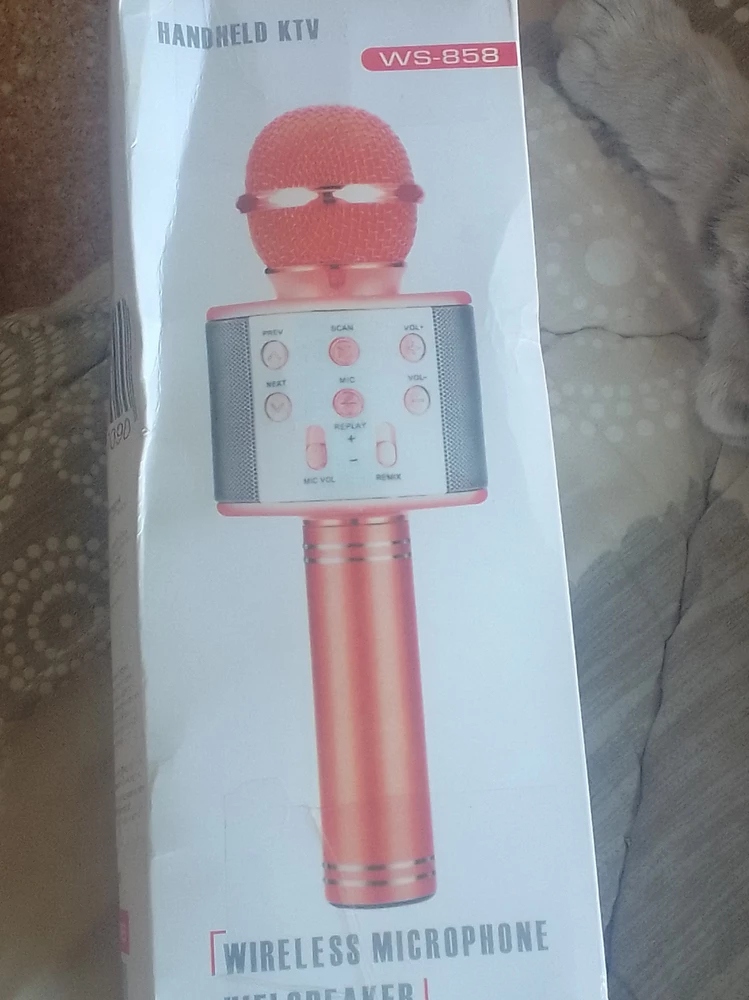 коробка пришла помятая,но микрофон шикарный