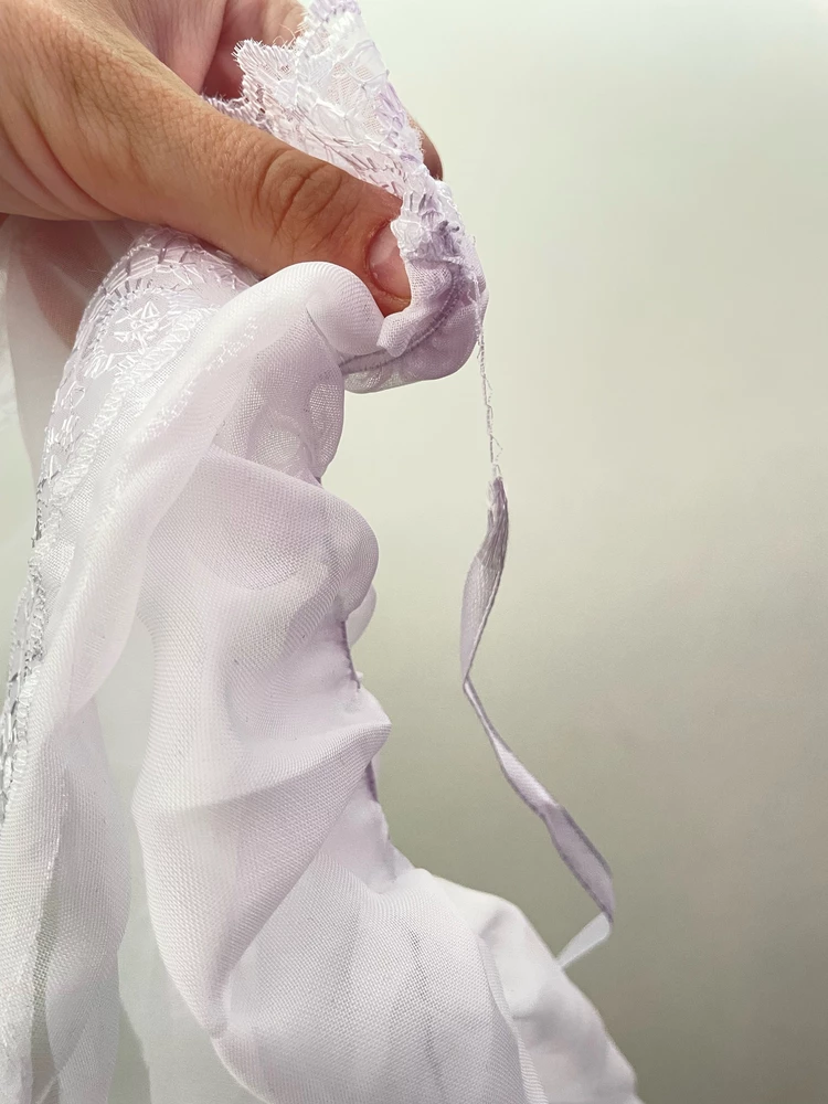 В целом как на фото но есть дефект. 
Забрала потому что времени ждать нету.