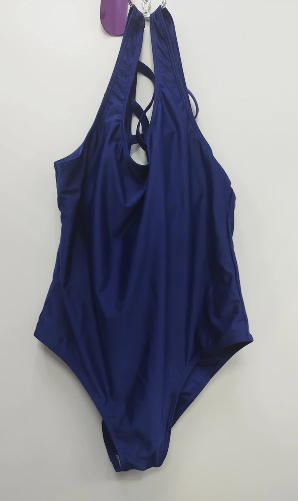 как и многим пришёл не тот купальник, наведите уже порядок на складе! куча людей переплачивает 100 руб. в итоге из-за вашей недобросовестности. купальнику что пришёл ставлю 4 звёзды, в целом неплохой за эту стоимость, но грудь сильно плющит.