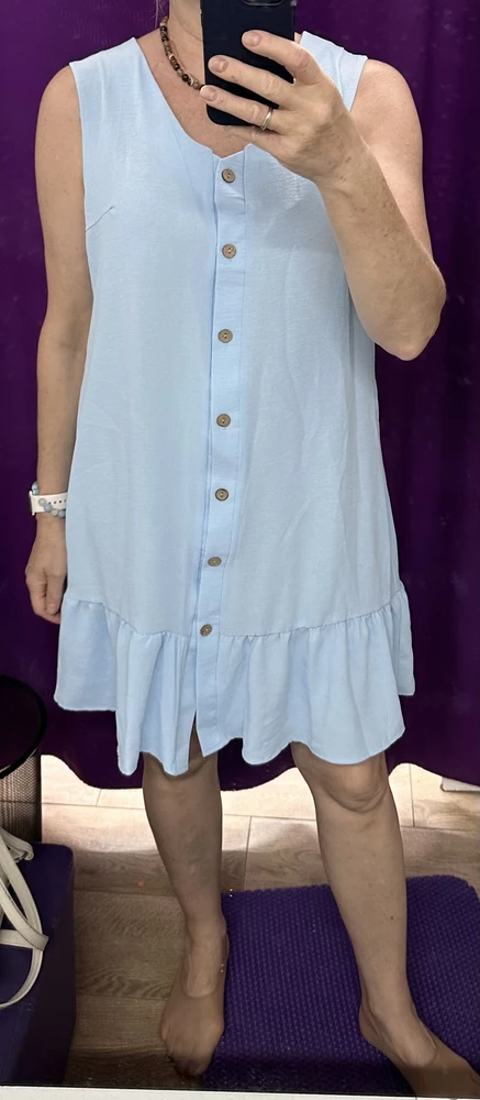 Сначала на свой 46-48 заказала 48 - не сходится в груди (и это у меня ещё «минус первый» размер). Перезаказала на 52, нормально. Цвет отличный.