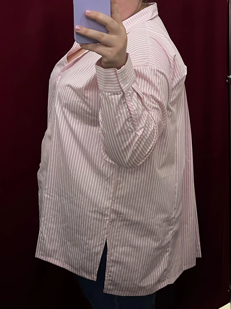 Рубашка классная! Ткань отличная, красивая, хлопок. Я ношу 58, рост 167,мне подошло по размеру. К сожалению, фасон оказался не для меня( спереди смотрится великолепно, но сзади складочки очень добавляют объем, как мне показалось. С сожалением вернула. Буду ждать у производителя такую же рубашку с прямой спиной👍🏻