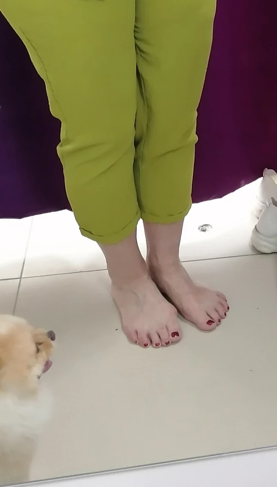 Цвет очень красивый, ткань хорошая, но на 1.68 м, брюки очень короткие.