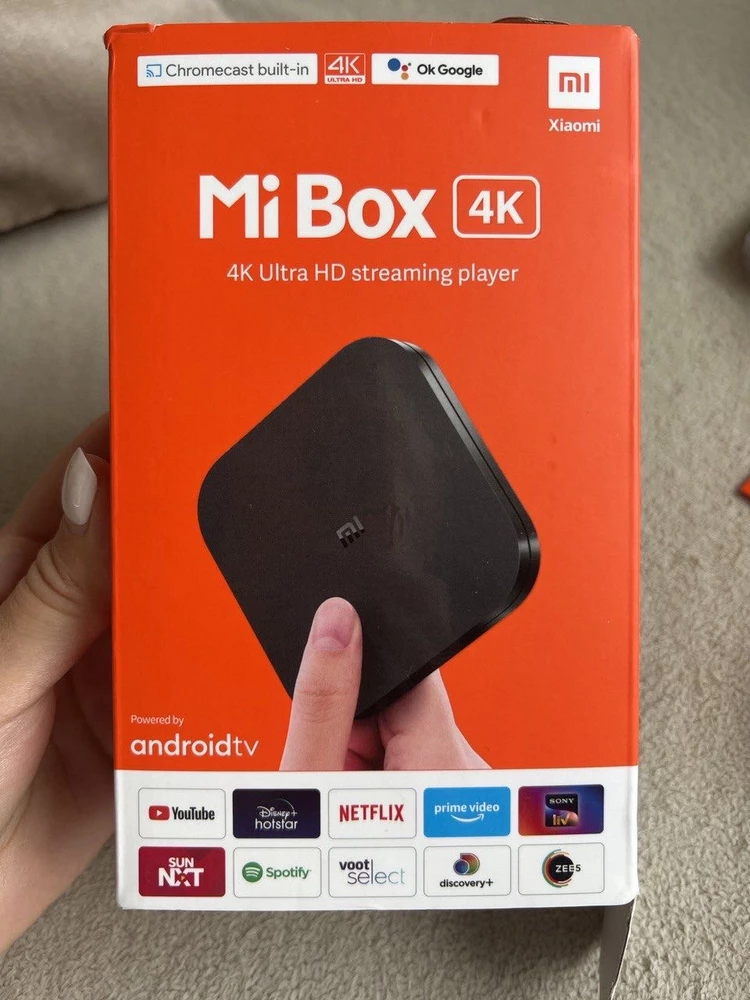 Вилка не подходит к российским розеткам. Вместо Mi Box S пришла Mi Box 4K. Заявка на брак отклонена.