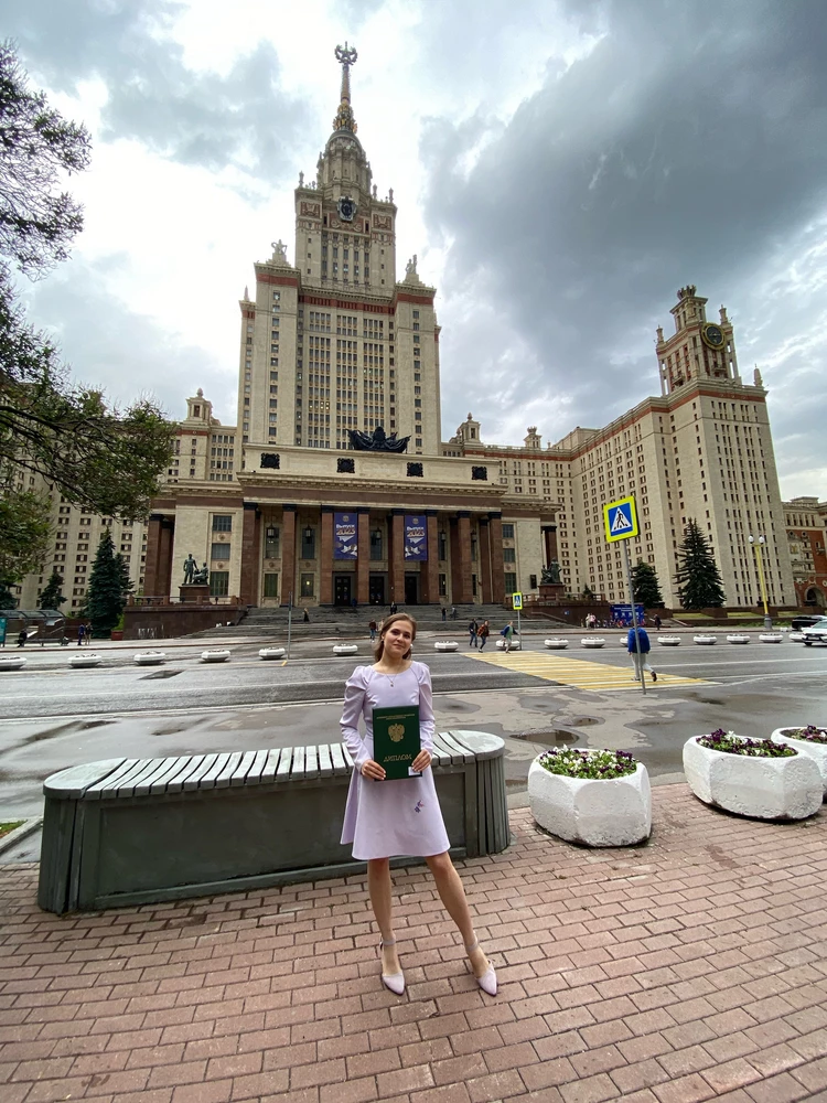 Превосходное платье, на выпускном в ВУЗе была самая красивая