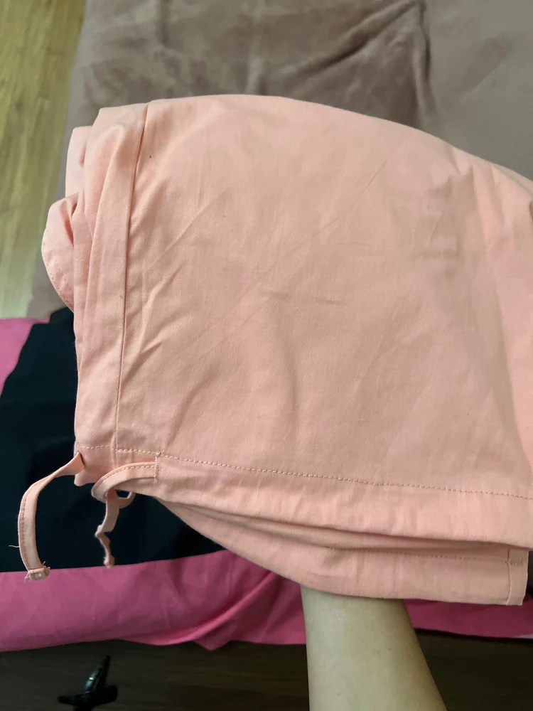 Заказывала розовые штаны, пришли в хорошем качестве, только цвет персиковый, но все равно клёвый мне зашло, всем рекомендую