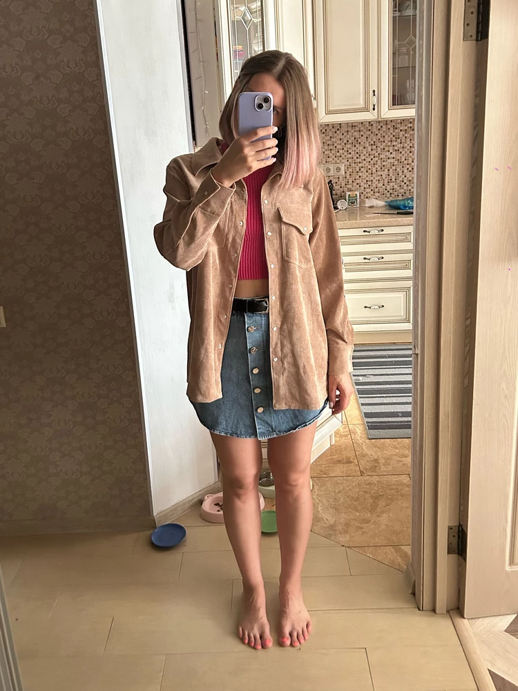 Великолепная рубашка! Мне в ней понравилось все) чувствую не буду вылазить из нее. Крепко пришитые аккуратные кнопки, что очень удобно. Приятная к телу ткань, приятный цвет изделия. По размеру идеально села. Спасибо! Товар рекомендую)