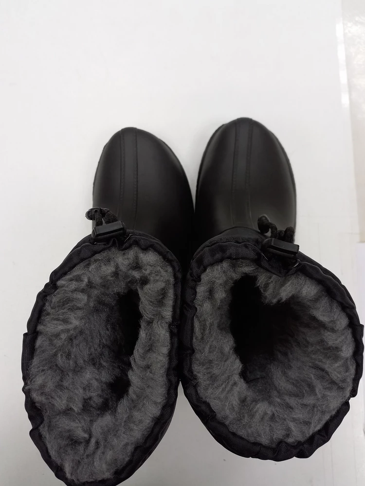 Пришли два правых сапога и непрошита ткань снаружи на шве(3 см)😢