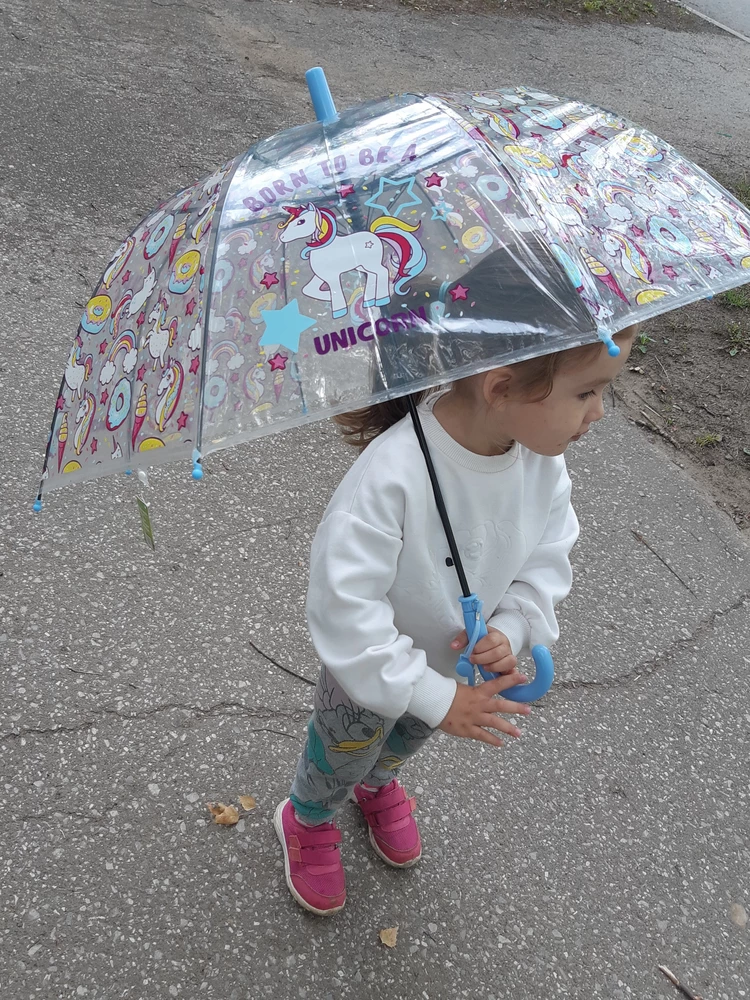 Классный зонтик, ооочень насыщенные цвета, яркий 😍
Упакован был очень хорошо. 
Дочь счастлива😊