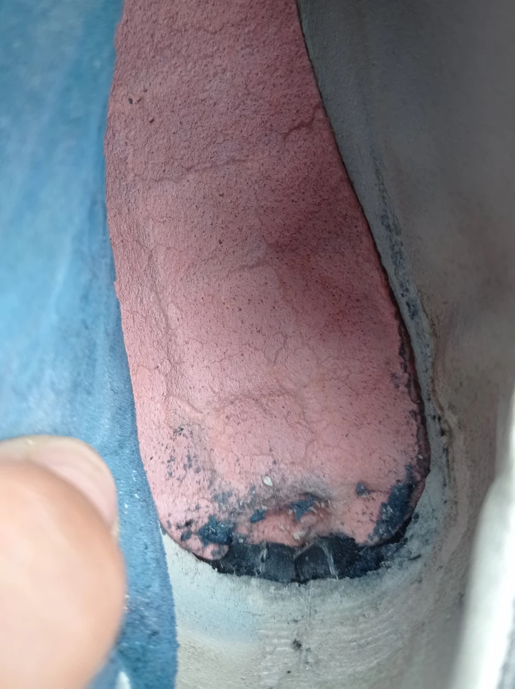 Ужасно сделаны. На вид миленькие, но после недельной носки стала ощущать неудобство в районе пятки, еще через пару дней стало больно. под стеклькой сделана сетка из пластика и конечно ходить будет больно и опасно для ног. даже если поменять на новую стельку она опять через несколько часов сомнется. хотите платить за недолговременную носку берите, хотите что болели пятки -берите. Не советую только из за решетки под стелькой. это проблема многих производителей, из за которой нужно их вычеркнуть из своих покупок.Видимо так экономят на производстве и так покупатели чаще покупают обувь. С наружи они хорошие, а внутри ужас. На свой 39 брала 40 размер.