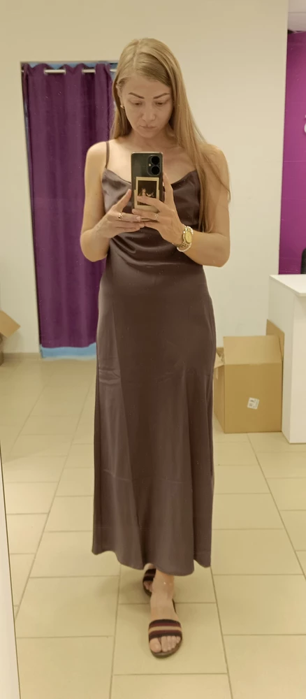 цвет потрясающий, хорошо сшито. 
заказывала по разменной сетке, оказалось велико. Отказ.