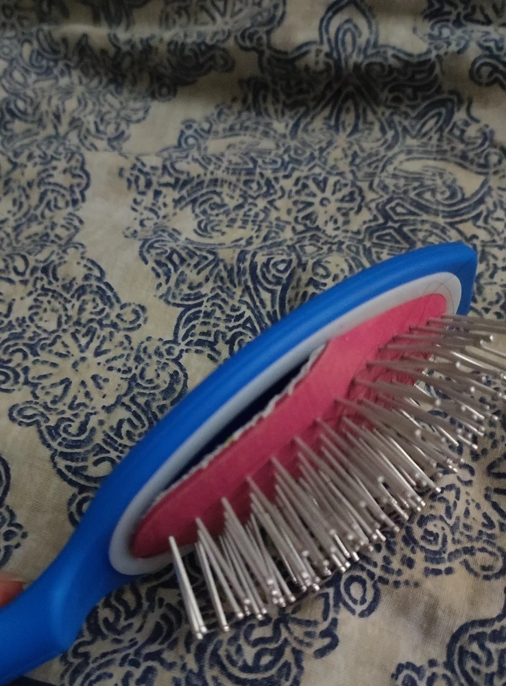 После первого же расчëсывания вот такой казус. Естественно сейчас расчëсываться не удобно.