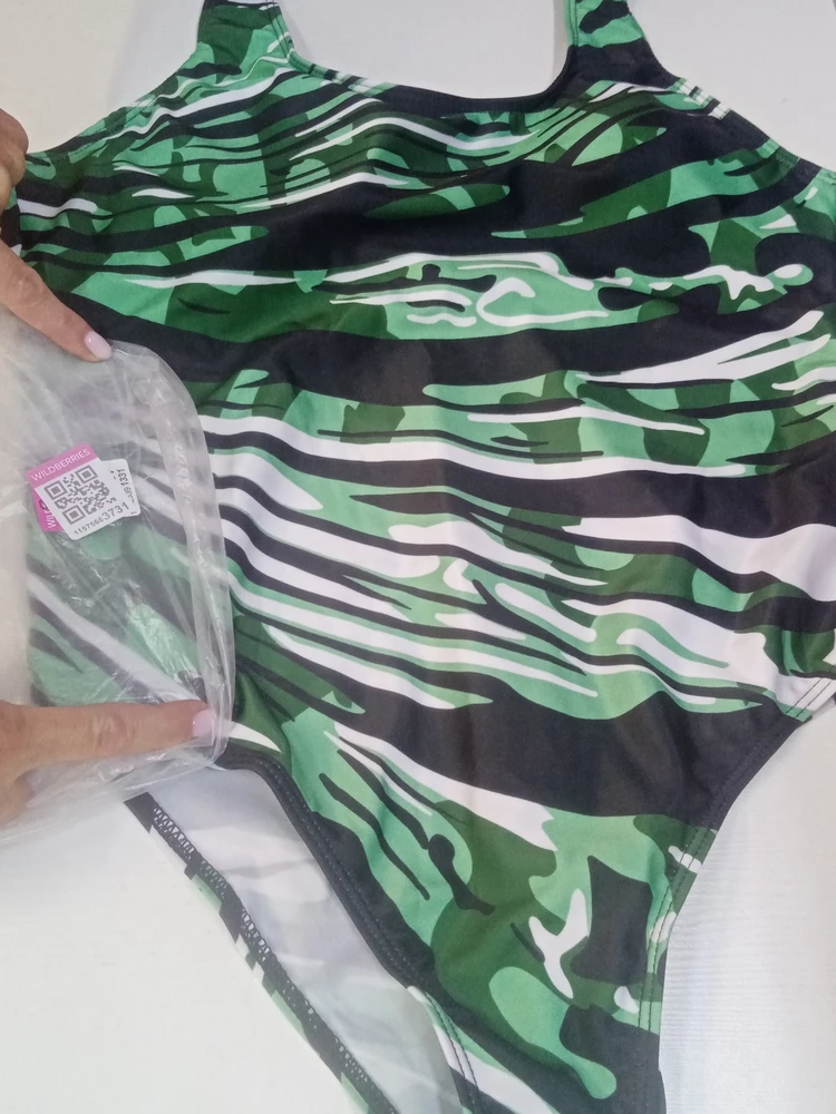 Цвет и рисунок не соответствуют. Даже мерить не стала. Отказ.