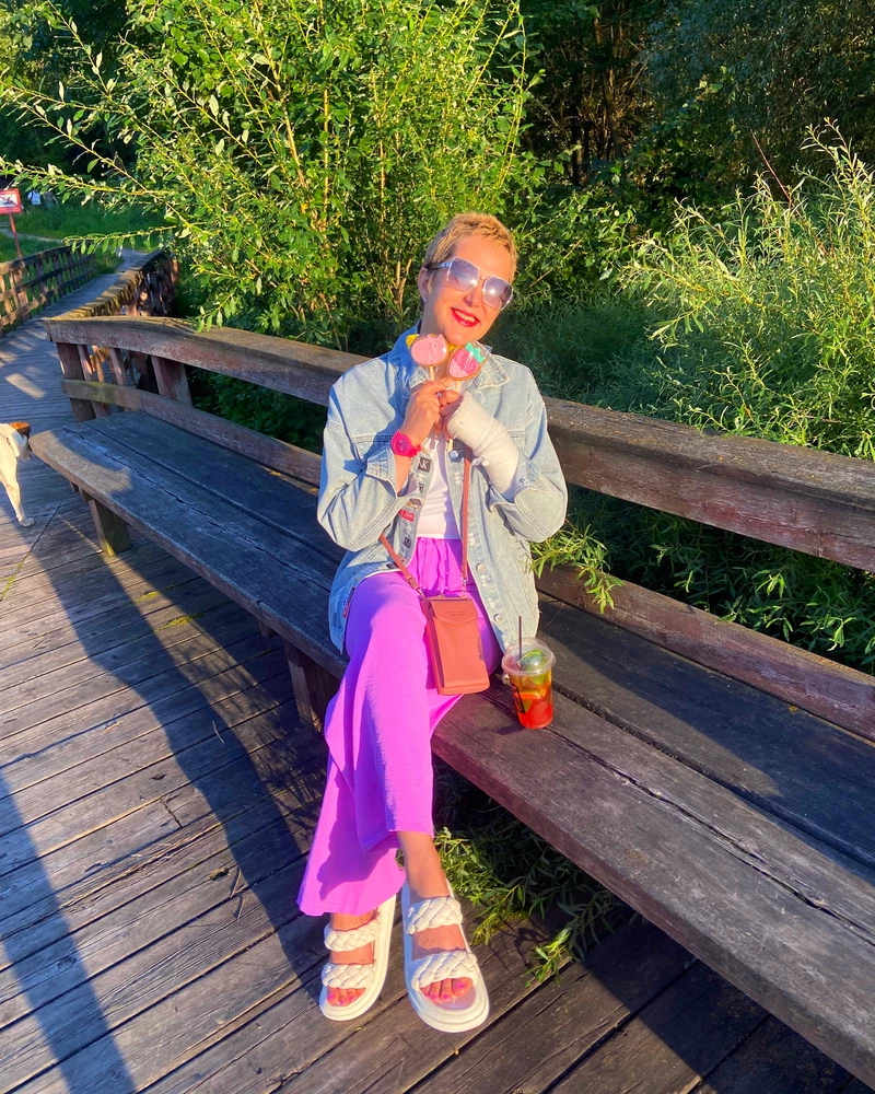 Брюки даже круче, чем на сайте 💕💕💕 легкие, удобные, ткань к телу очень приятная) а цвет просто 💥💥💥 спасибо 🫶🏻